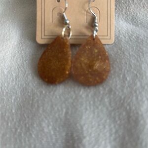 Elegant Gold Teardrop Earrings